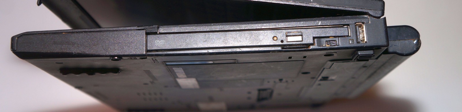 Lenovo ThinkPad T61 14″ Win XP Laptop 2.0 Ghz nVidia, 1440×900 2GB Ram 40GB HDD