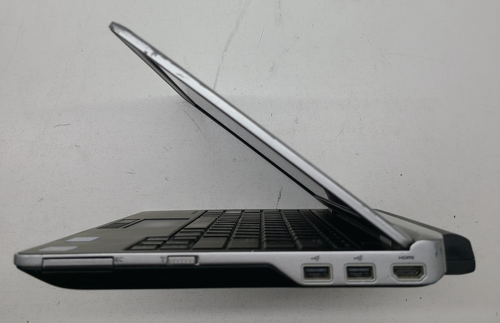 Dell Latitude E6220 12.5″ Laptop Intel Core i5-2520M 4GB RAM NO HD/OS (FL)