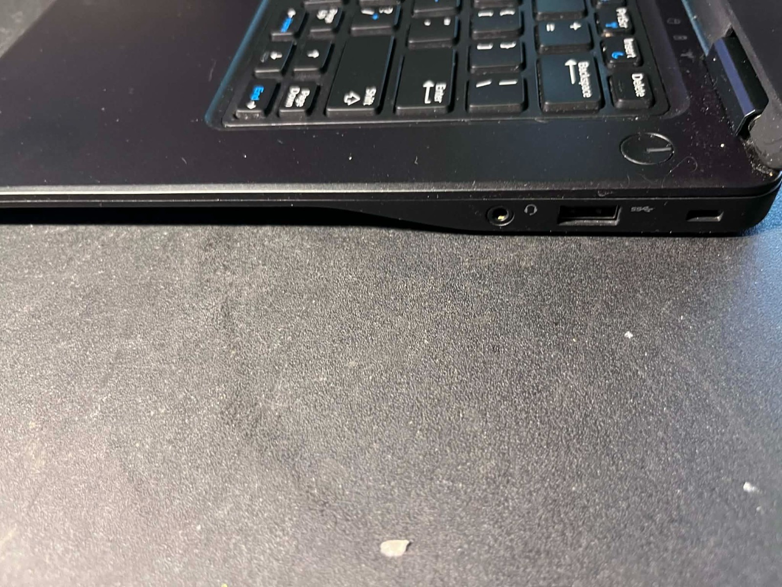 Dell Laptop Linux Mint i5| 240GB SSD 8GB| Brand New Battery | 1 Year Warranty