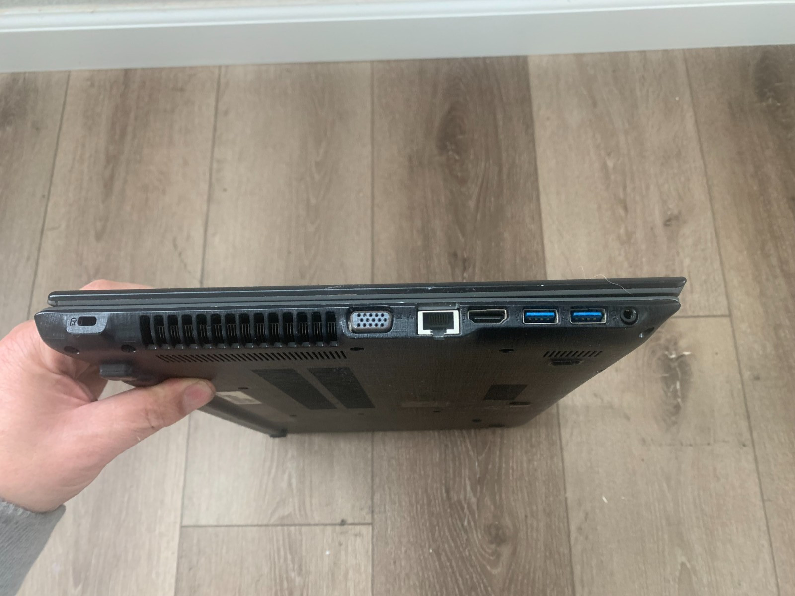 Acer Aspire E5-573-57PW 15.6″ Intel Core i5-5200U 2.20GHz 6GB RAM 500GB HDD