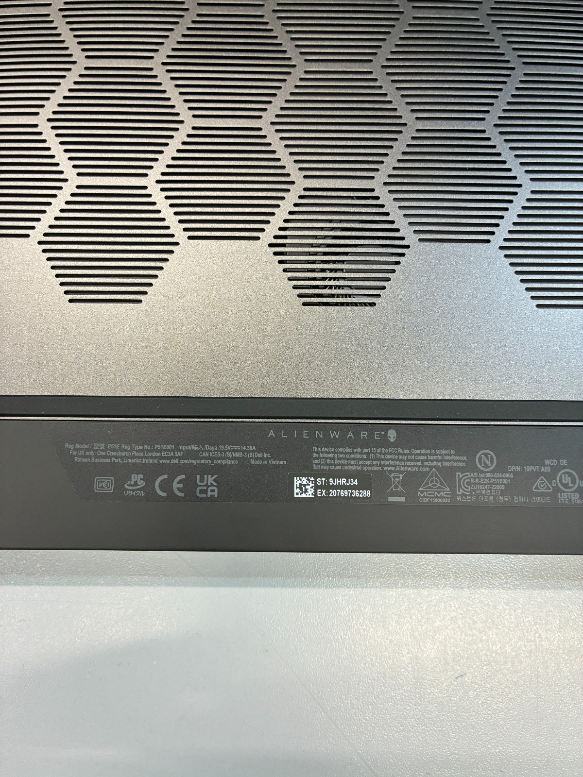 Dell Alienware M18 R2: 18″ / i9-14900HX / RAM 32Gb / RTX 4070 / SSD 2tb / Win 11