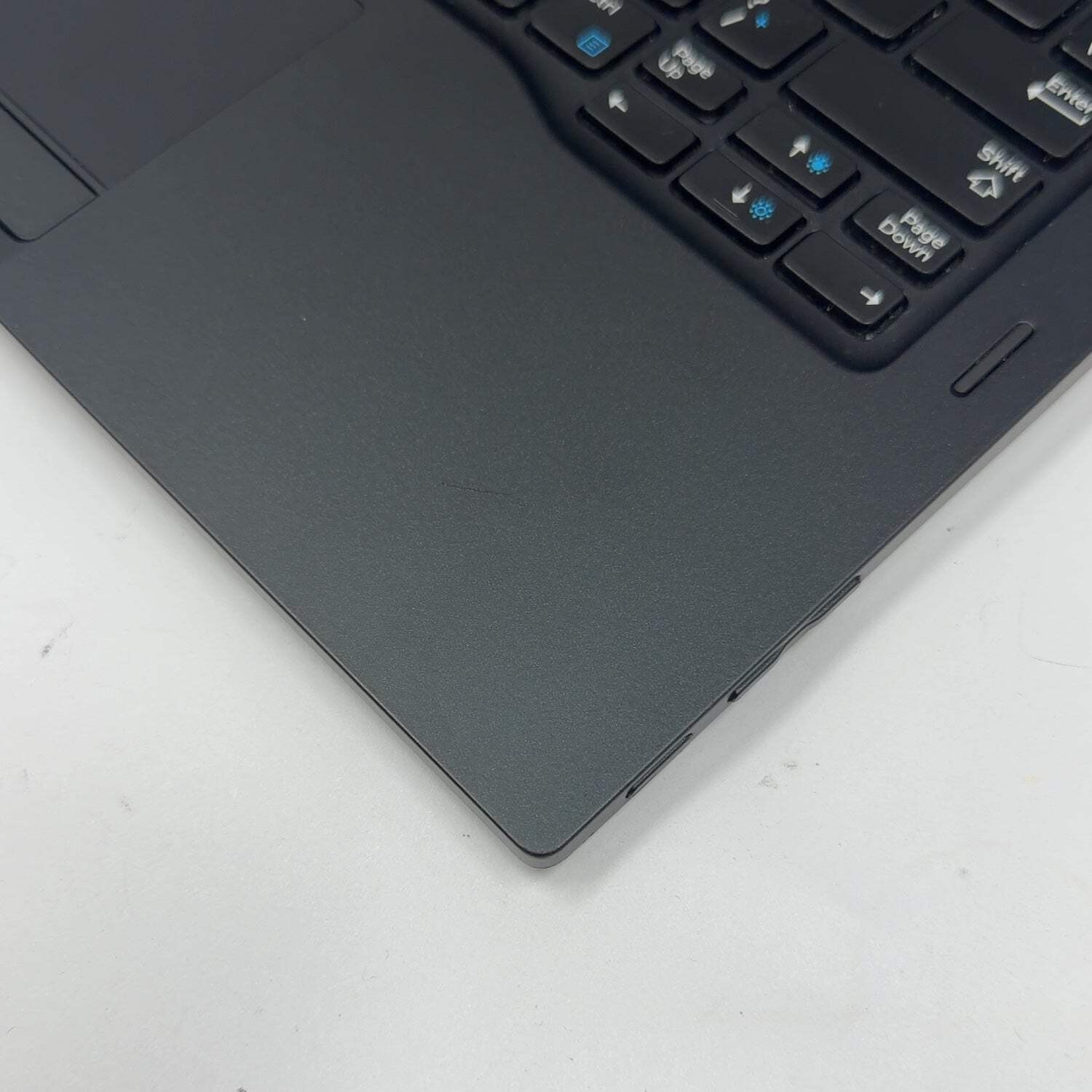 Dell Latitude 7390 2-in-1 13.3″ Core i7-8650U 1.9GHz 16GB RAM 512GB SSD
