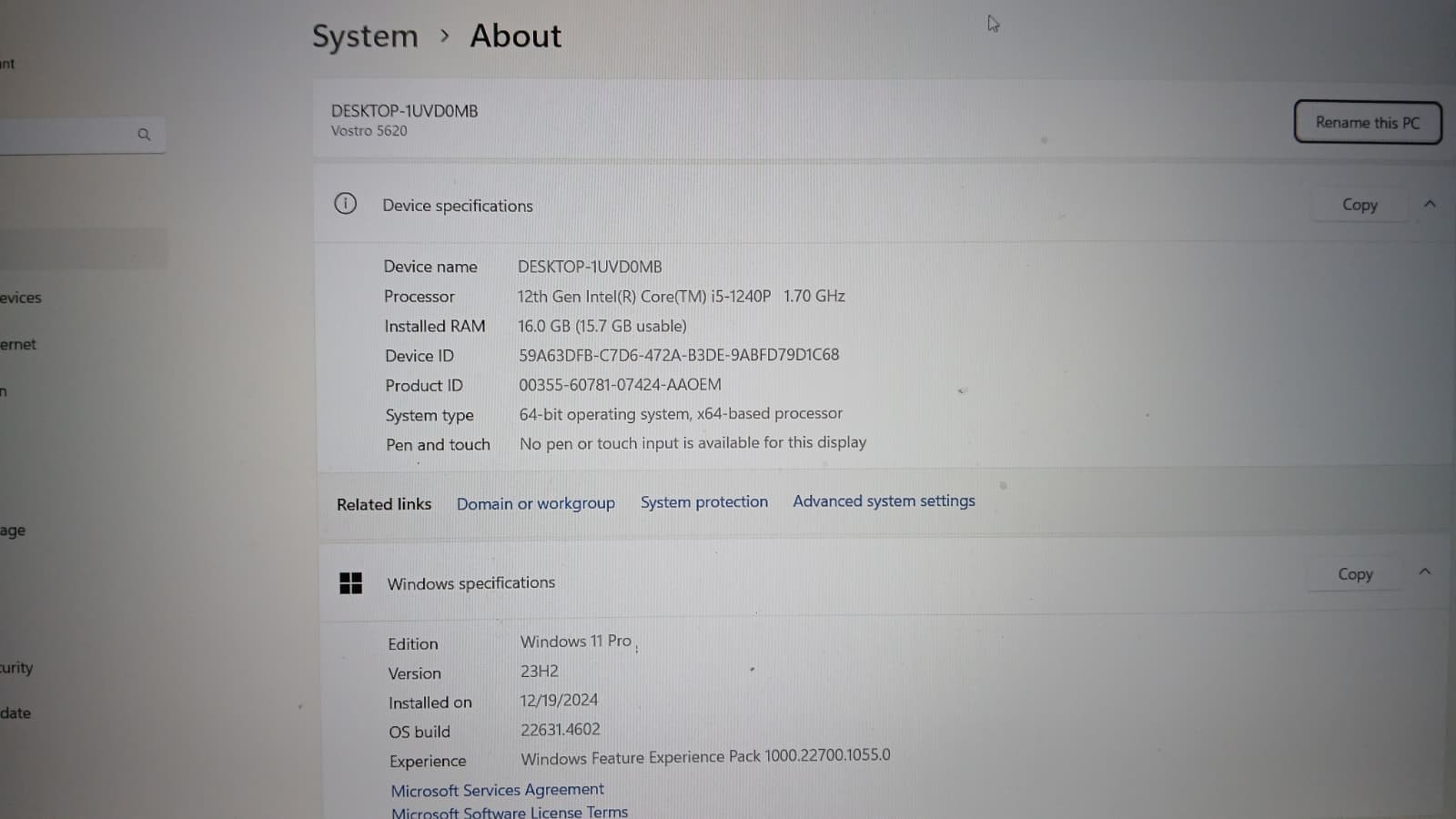 Dell Vostro 5620 16″ i5-1240P 16GB RAM 512GB SSD Win11 Pro Business Laptop