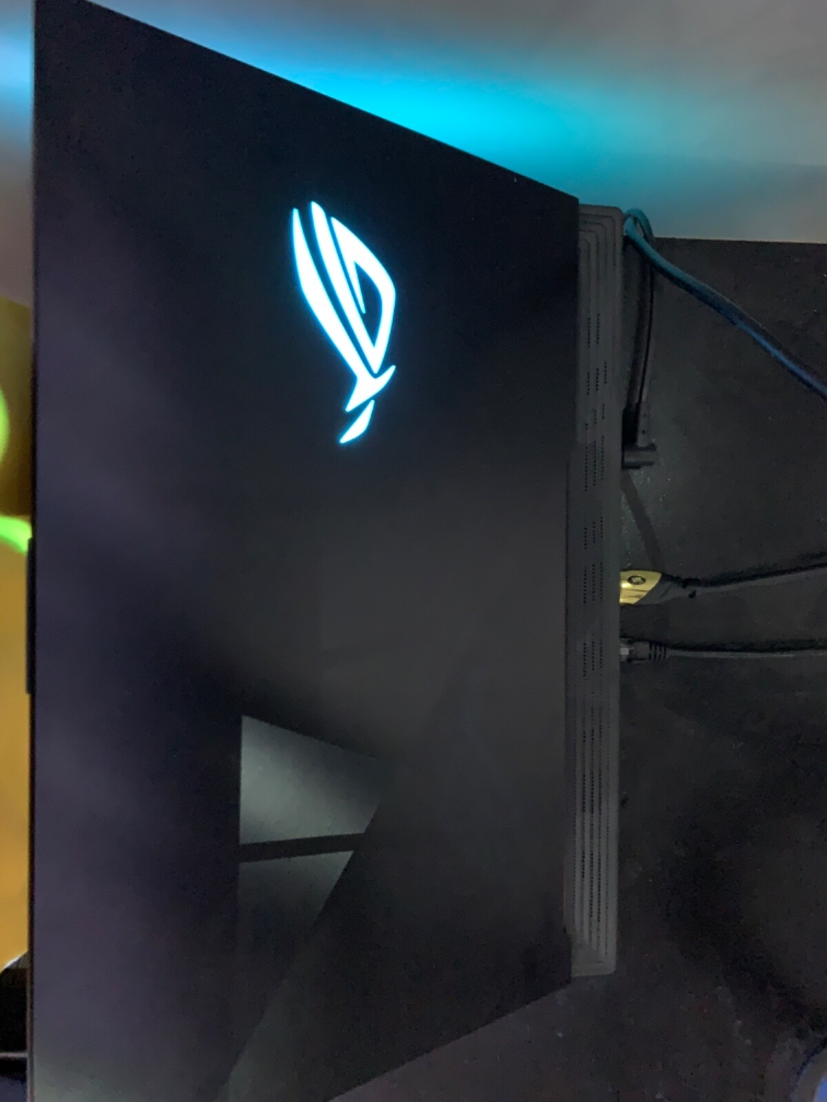 Asus ROG Strix Hero 3 17.3 gaming laptop RTX 2070 Core i7-9750H