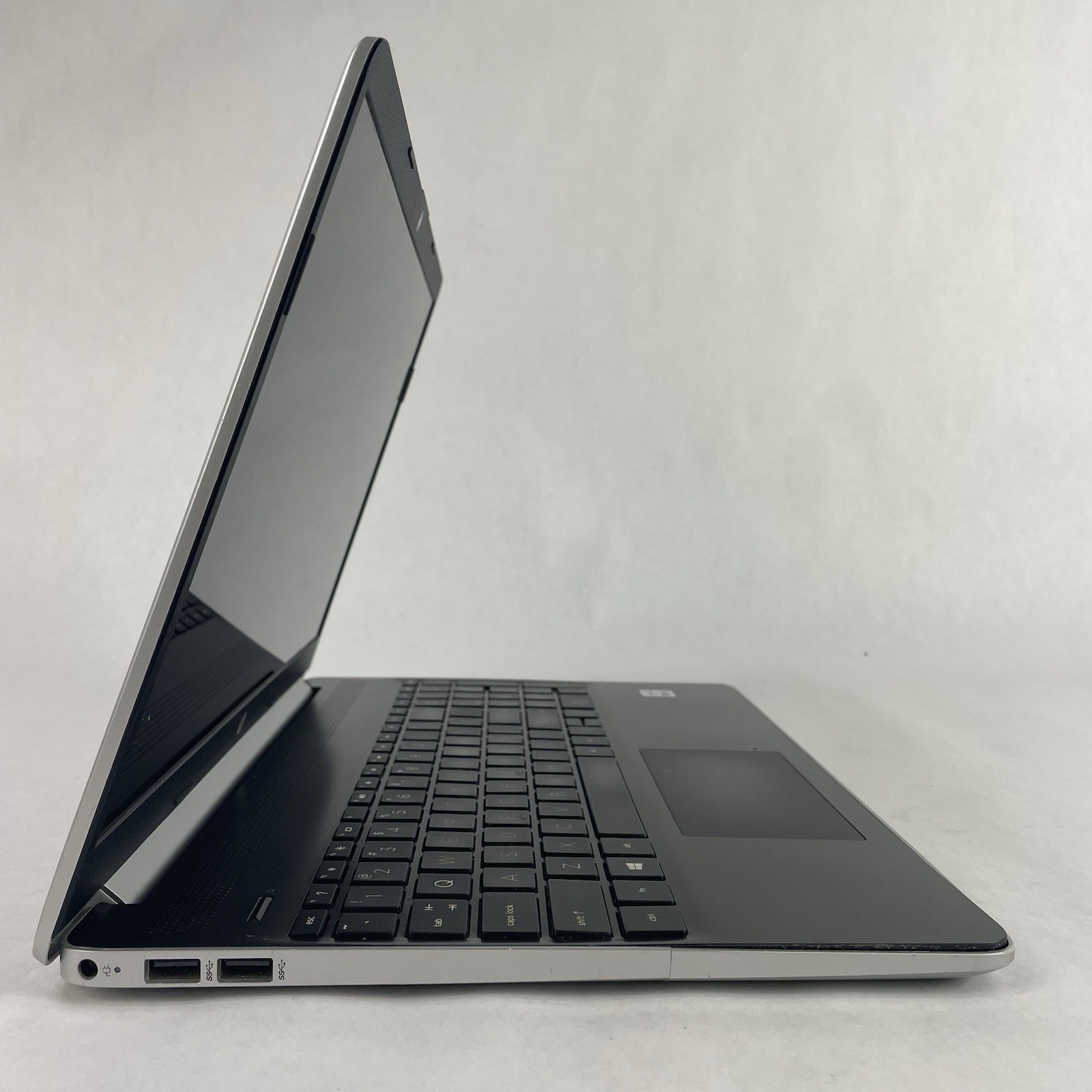 HP 15-dy1051WM 15.6″ i5-1035G1 1.00 GHz 8 GB RAM No SSD/OS/AC – Bad Bottom