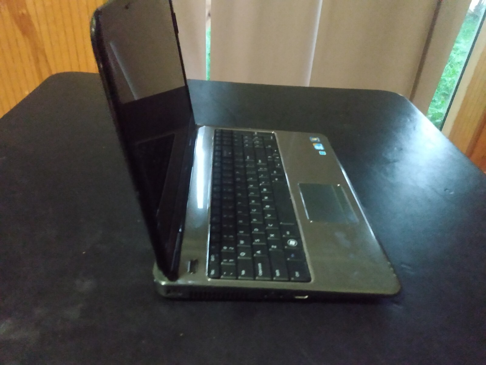 Dell Inspirion n5010, 4 GB of ram, Intel core I3 M 370, 450 GB HDD