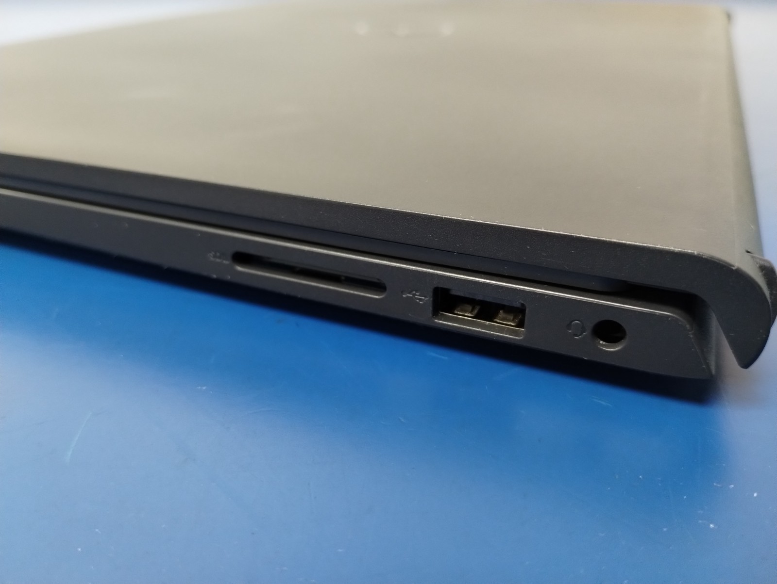 DELL 15 DC15255 G8MK9, AMD Ryzen 7 7730U, 2.00 GHz, 16 GB RAM, 512 GB NVMe
