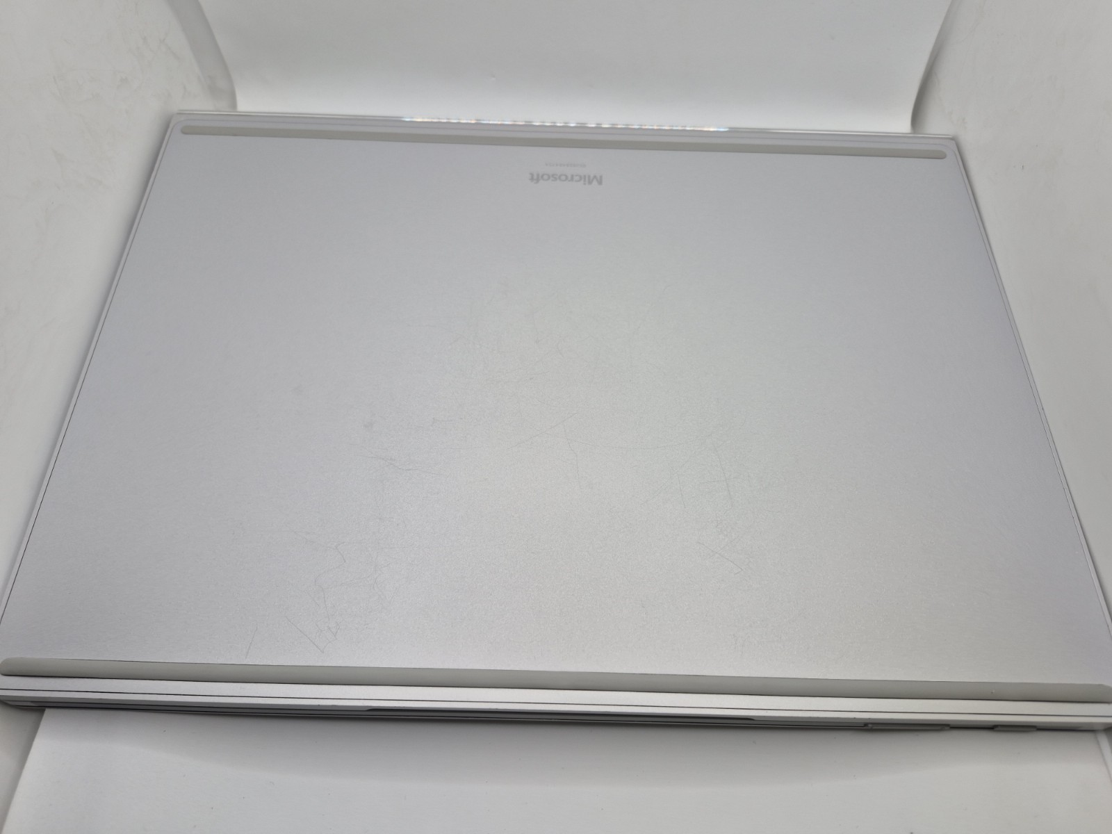 Microsoft Surface Book 2 13.5″ i5-7300U 2.7GHz 8GB RAM 128GB SSD Win 10 Pro