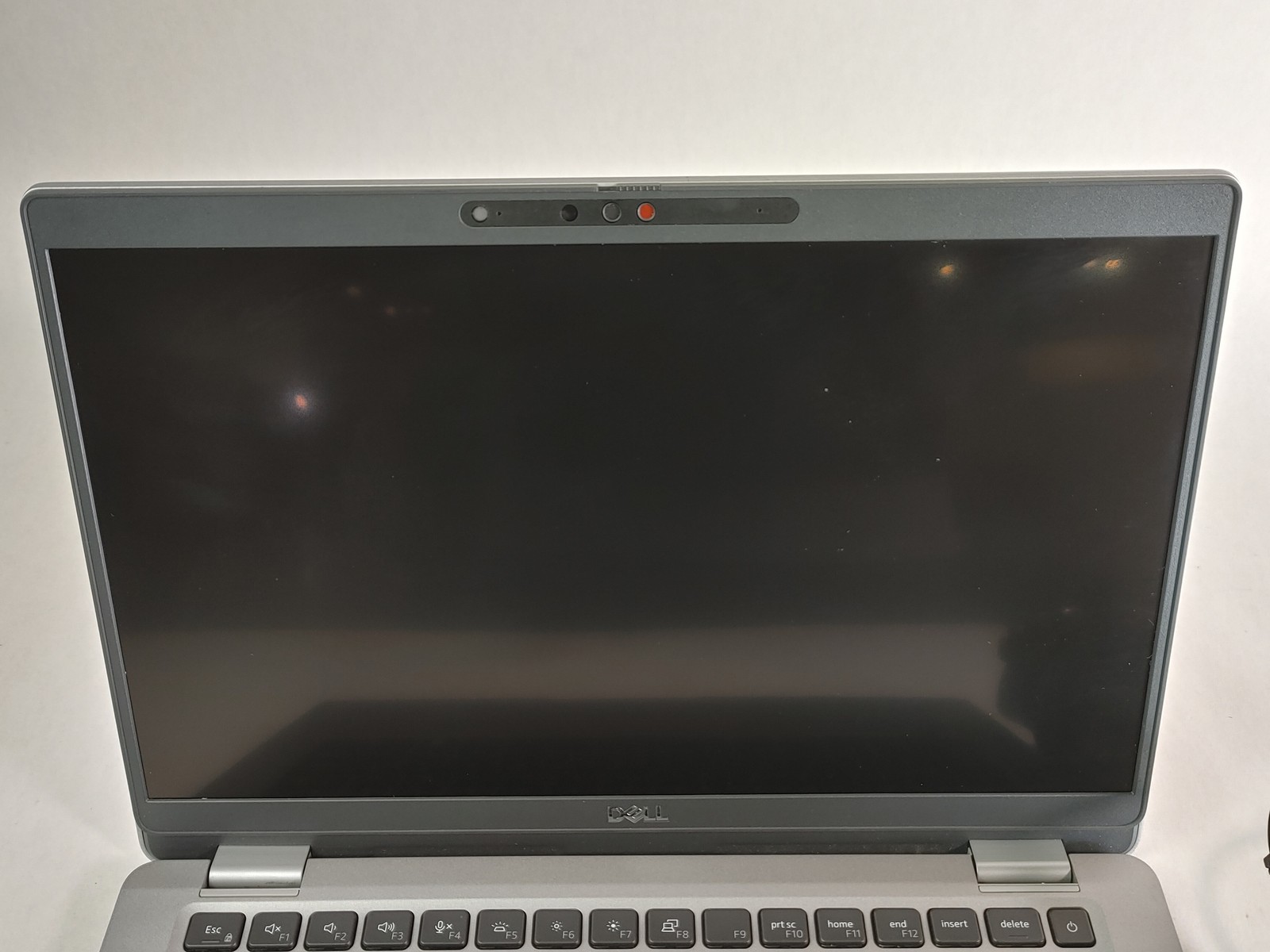 Dell Latitude 5330 Core i7-1265U 1.80 GHz 16 GB DDR4 512 GB NVMe Windows 11 Pro