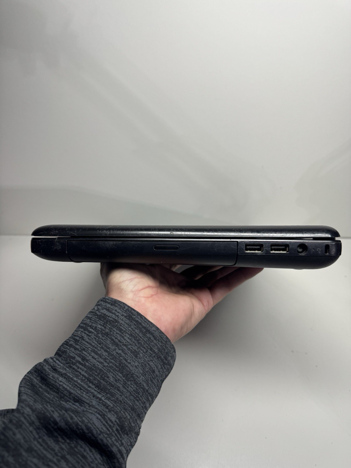 HP 2000 Notebook PC Laptop UNTESTED