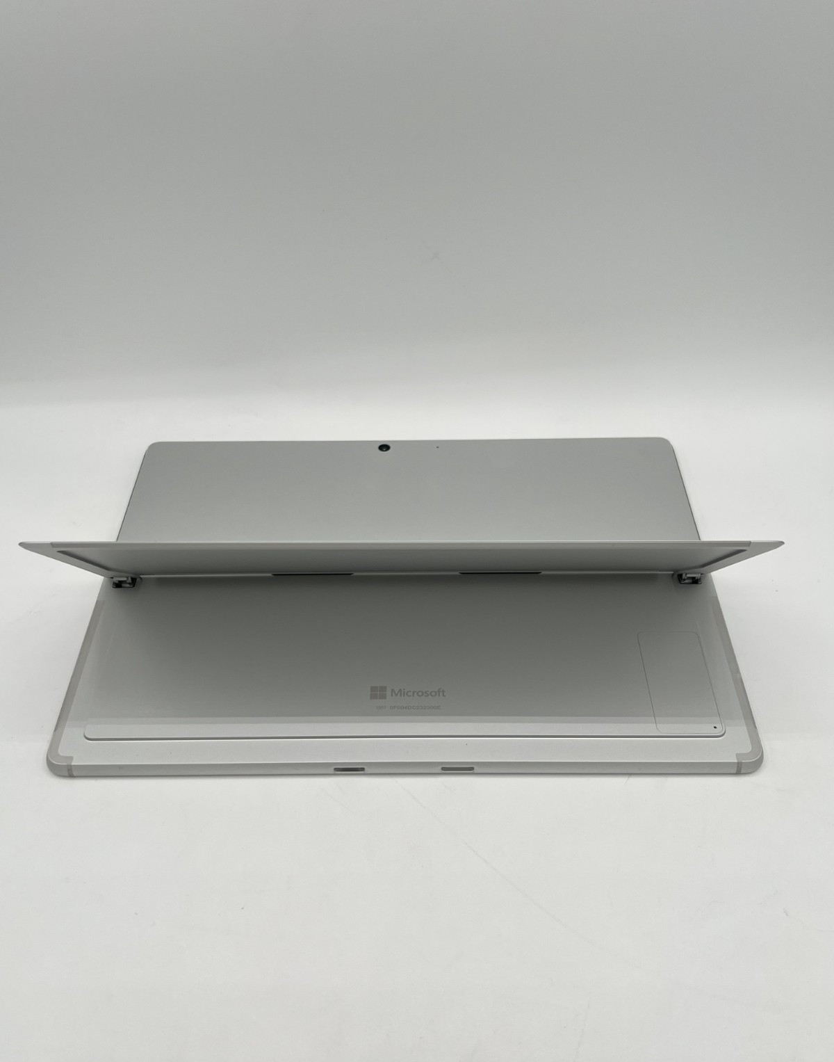 Microsoft Surface Pro 9 13″ ARM SQ3 8GB 256GB 5G Unlocked Windows 11 Pro