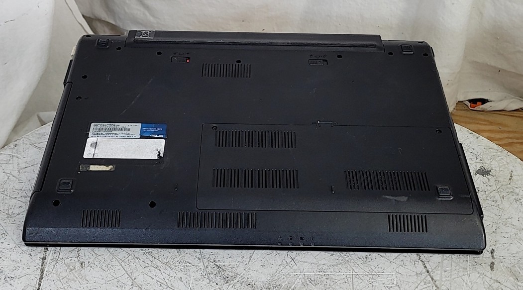 ASUS U52F Laptop Core I3 M 380 4GB 640GB SEE NOTES