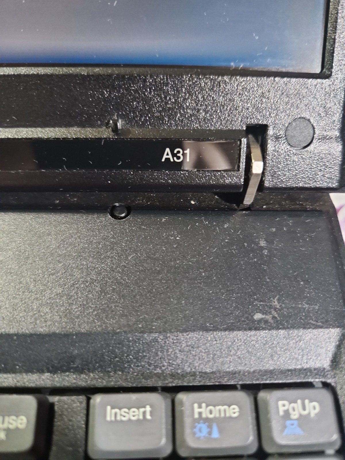 FUNCTIONING IBM ThinkPad A31 2.0ghz Pentium 4M 35 GB HDD DVD CD RAM Laptop XP
