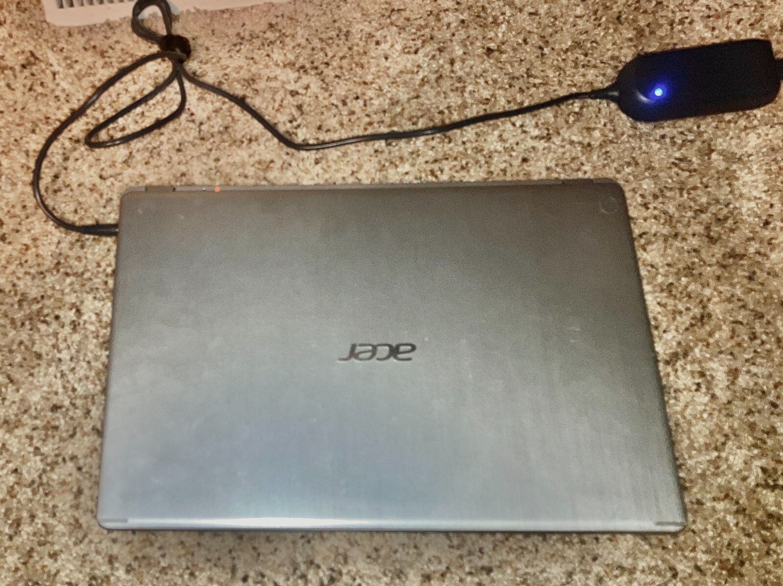 Acer Aspire 5 A515-43-R19L (128 GB SSD, AMD Ryzen 3200U, 2.6GHz, 4GB RAM) Laptop