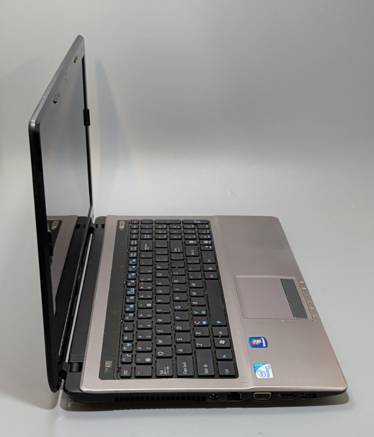 ASUS K53E- PENTIUM B940@2.0Ghz/8GB RAM/160GB SSD/WiFi/Linux Mint