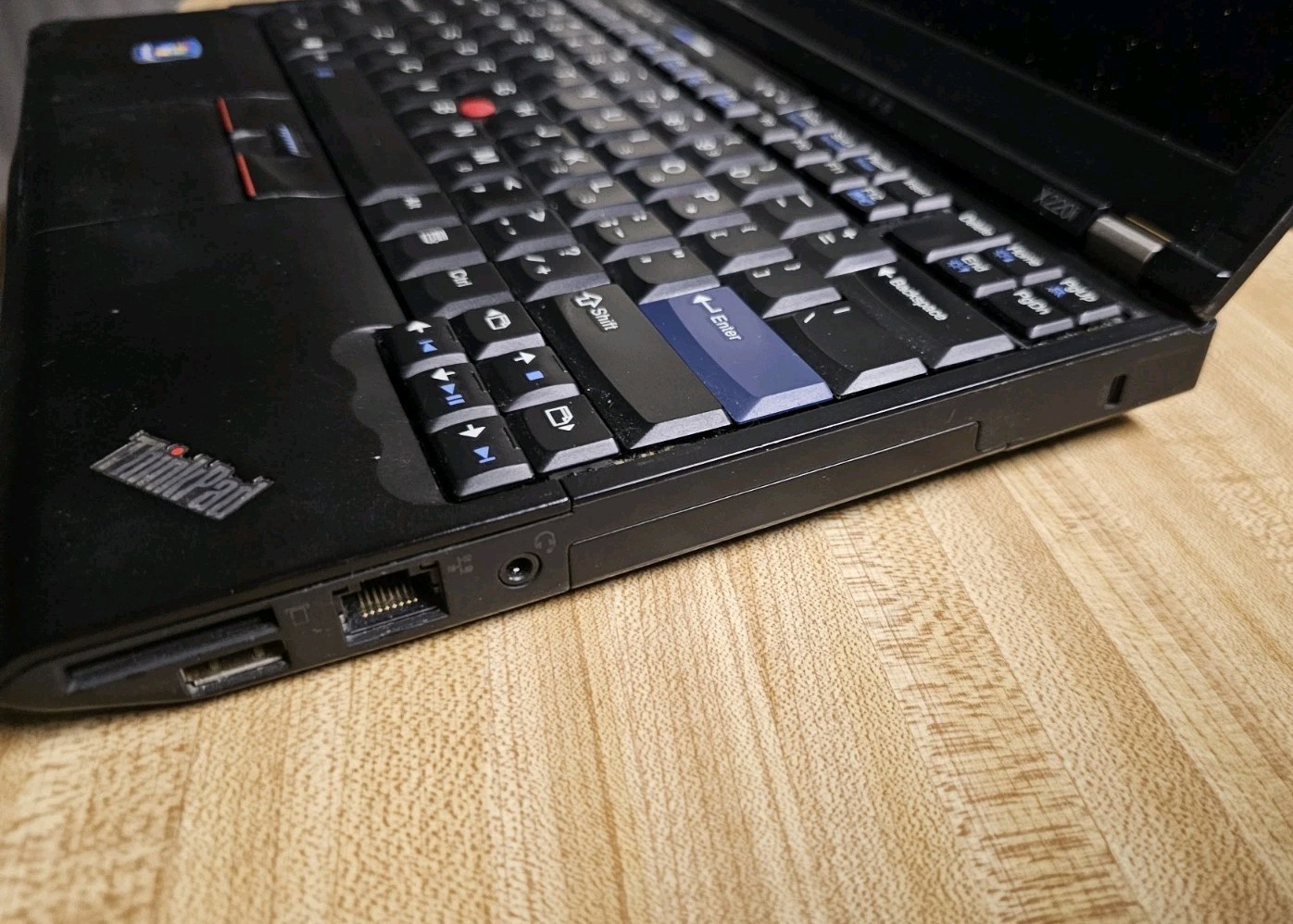 Lenovo ThinkPad X220 Intel i3 128GB SSD, 16GB RAM + Libreboot (Includes Charger)