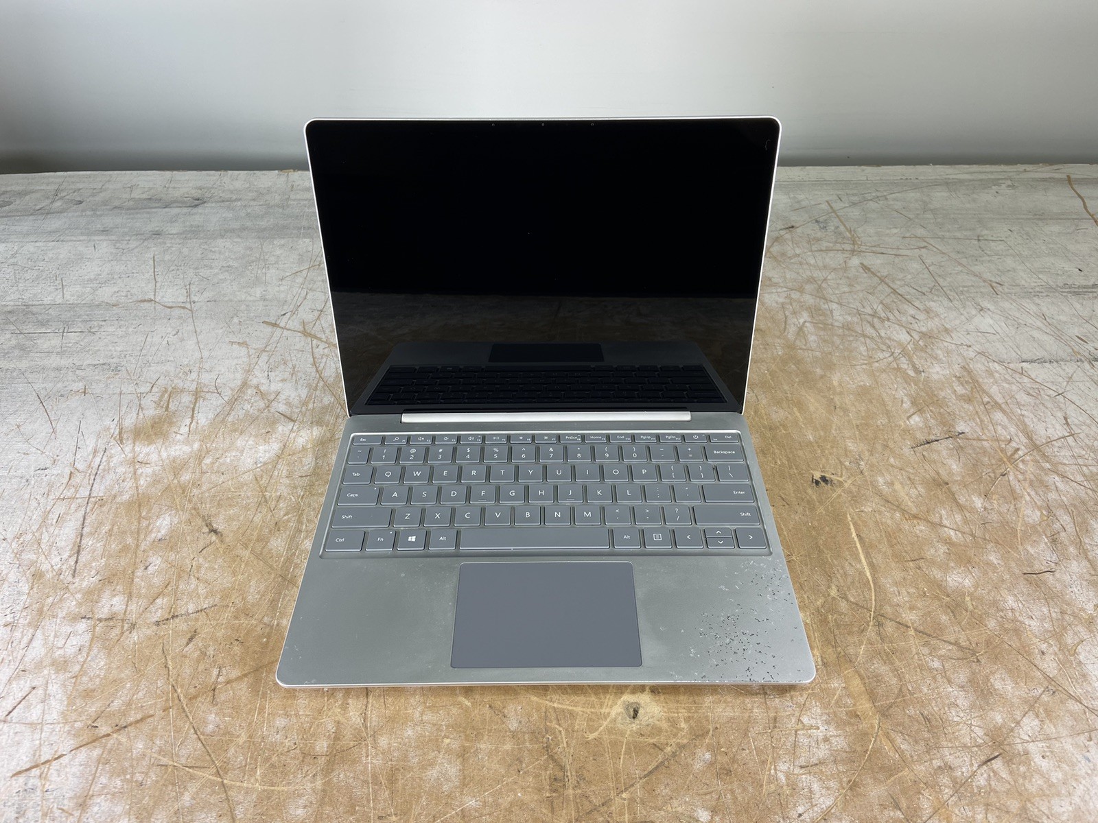 MICROSOFT SURFACE LAPTOP GO (1943) i5-1035G1 @ 1.0GHz, 4GB RAM, 64GB SSD
