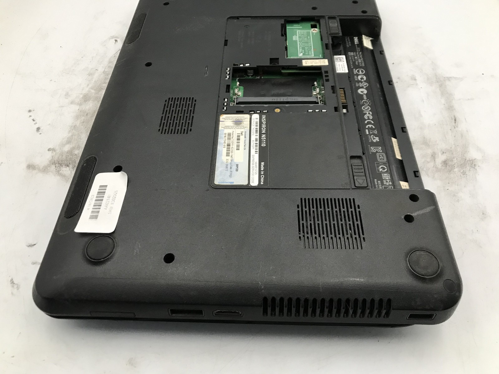 DELL INSPIRON N5110 – FOR PARTS/BAD LCD – INTEL I3 2ND GEN – NO RAM – READ – BB!