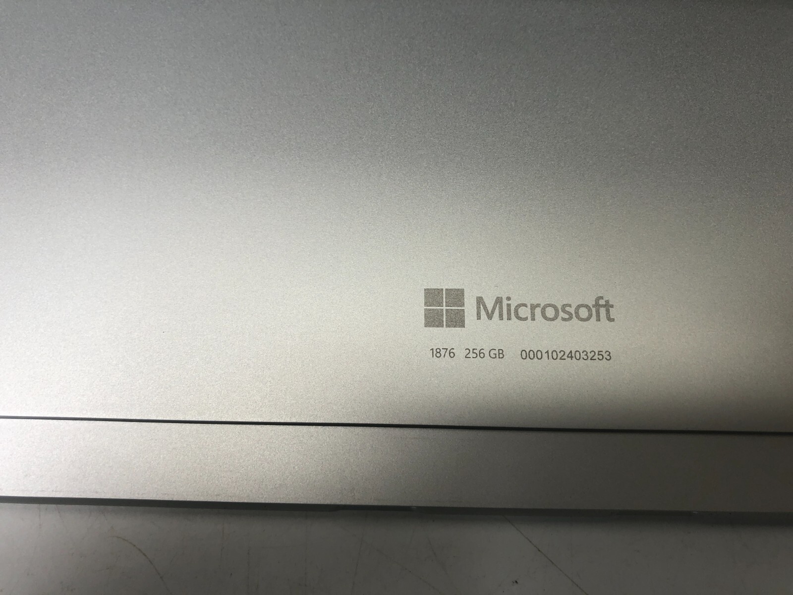 Microsoft Surface Pro X SQ2 Tablet 13-Inch 16 GB RAM 256 GB SSD LTE