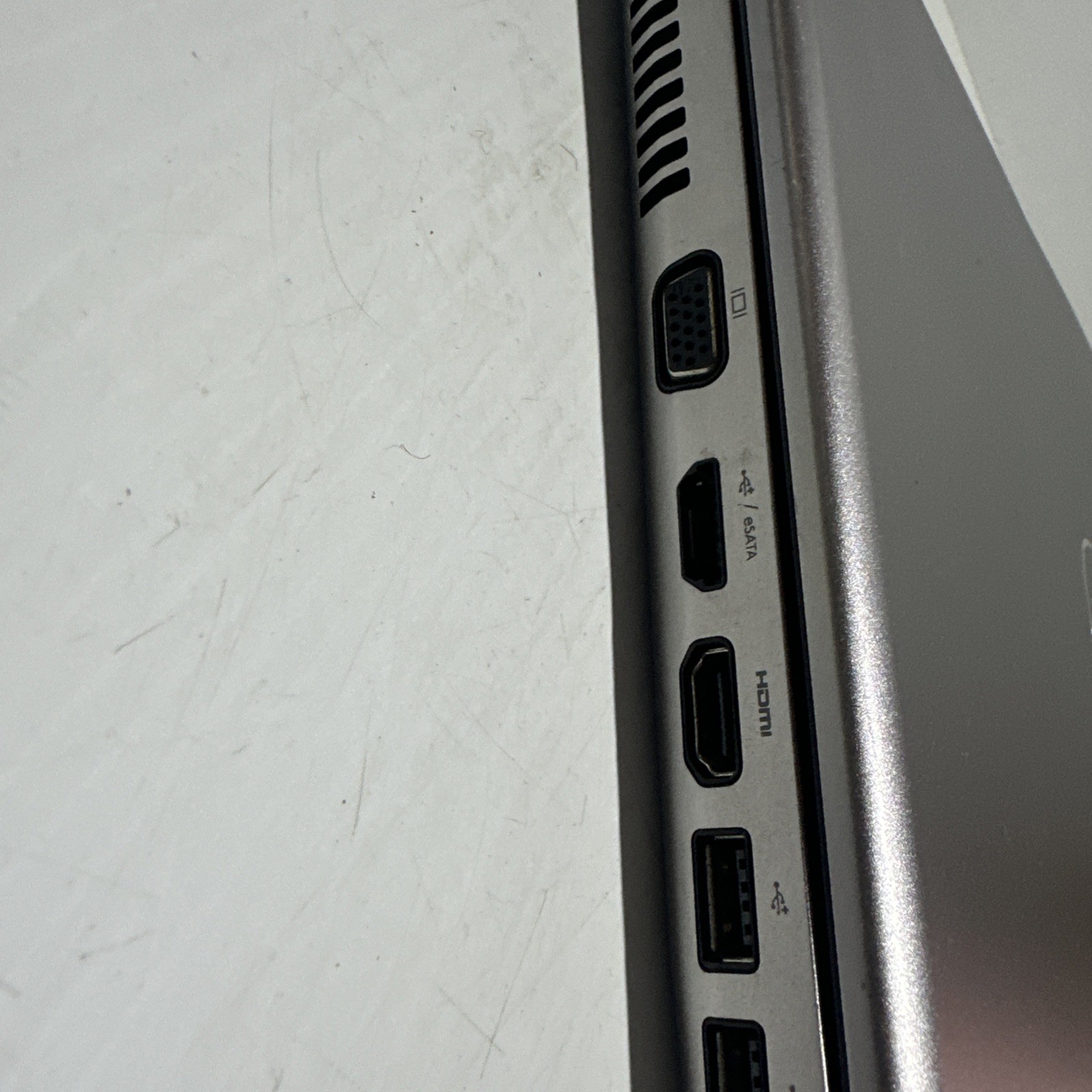 Dell Vostro 3500 15″ Laptop i3 M350 3gb Ram 320gb HDD Windows 10 Home No P/S