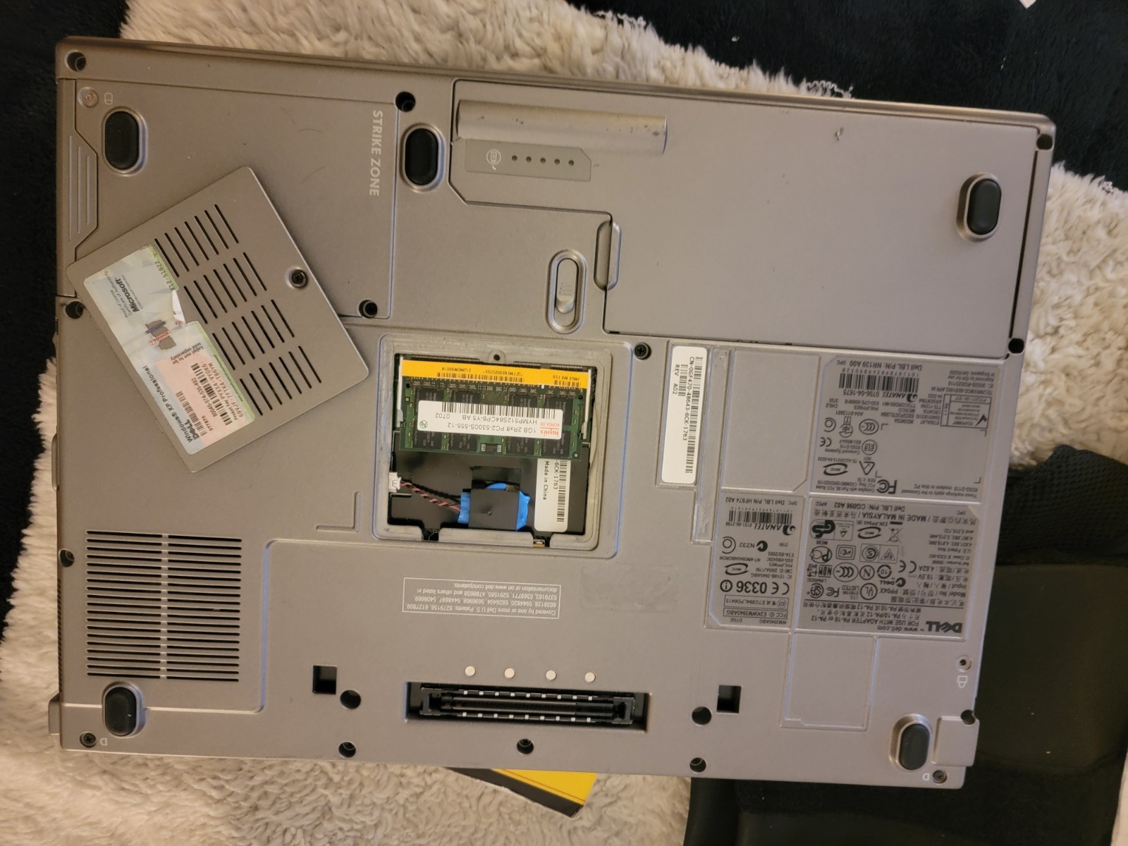 Dell D820 Lattitude Laptop – Intel Centrino Duo- Passed Tests on XP- for PARTS