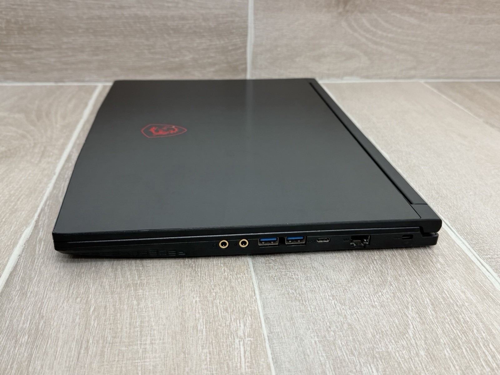 MSI GF63 Thin 10SC 15.6″ Core i5-10500H GeForce GTX 1650 16GB RAM 256GB NVMe SSD