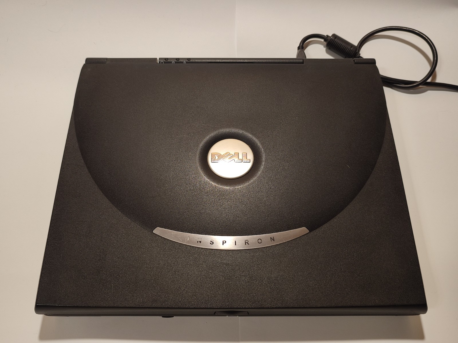 Vintage DELL INSPIRON 8000 PP01X /ATI Mobility 32MB /Windows XP /Laptop&Charger