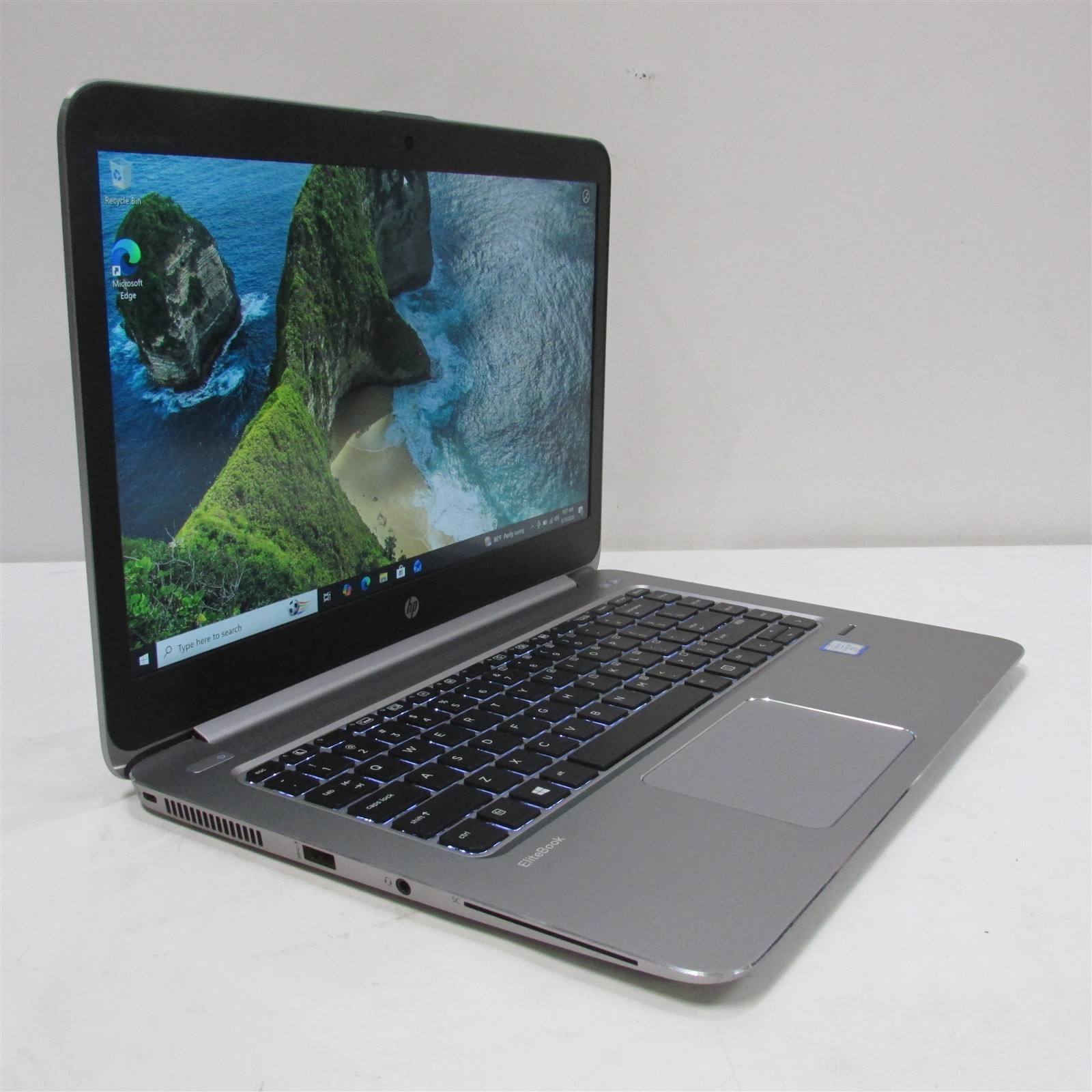 HP Elitebook Folio 1040 G3 i7-6600U 2.6GHz 16GB RAM 256GB m.2 14″ W10P COSM DMG