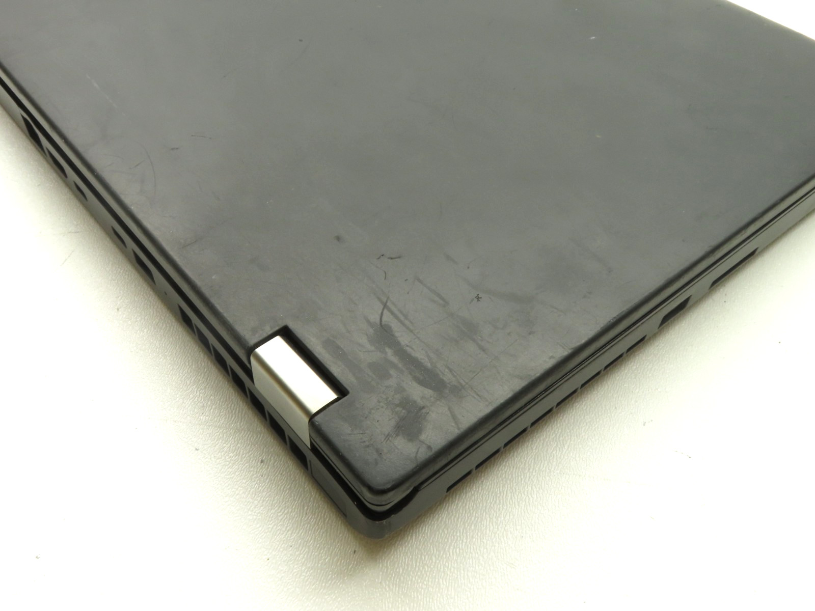 Lenovo ThinkPad P52 20MA 15.6″ Intel i7-8850H 32GB RAM 256GB SSD P2000