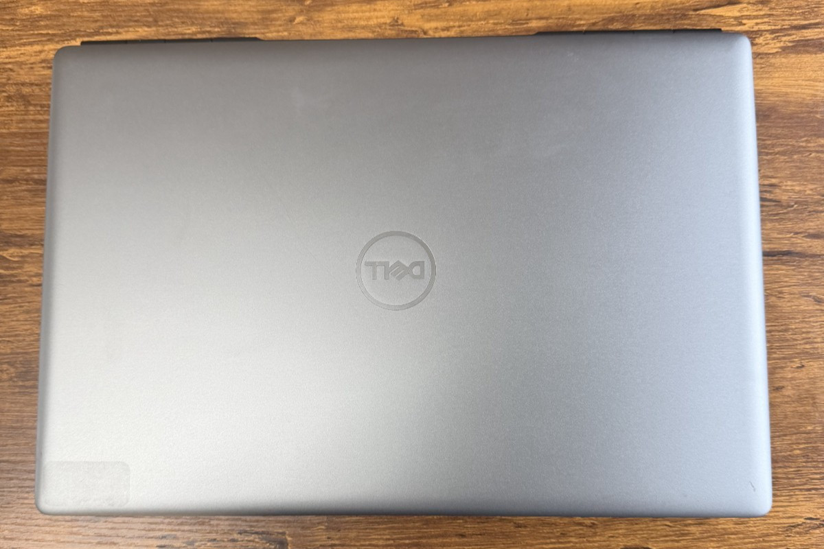 Dell Precision 7560 Intel(R) Core(TM) i9-11950H 32 GB RAM 1 TB SSD 15.6″