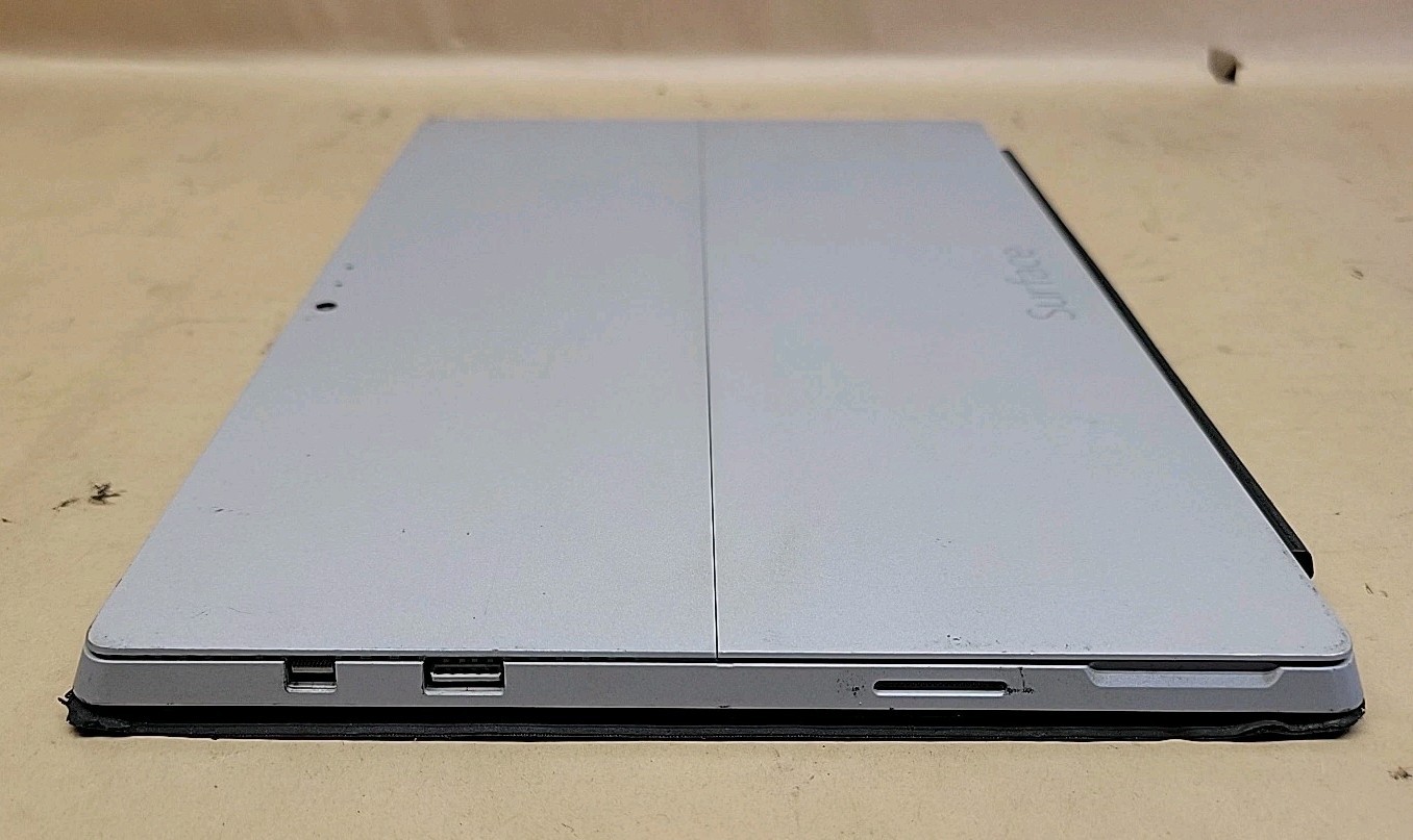 Microsoft Surface Pro 3, Intel Core i7-4650U @ 1.7GHz, 8GB RAM, 256GB SSD, W10P