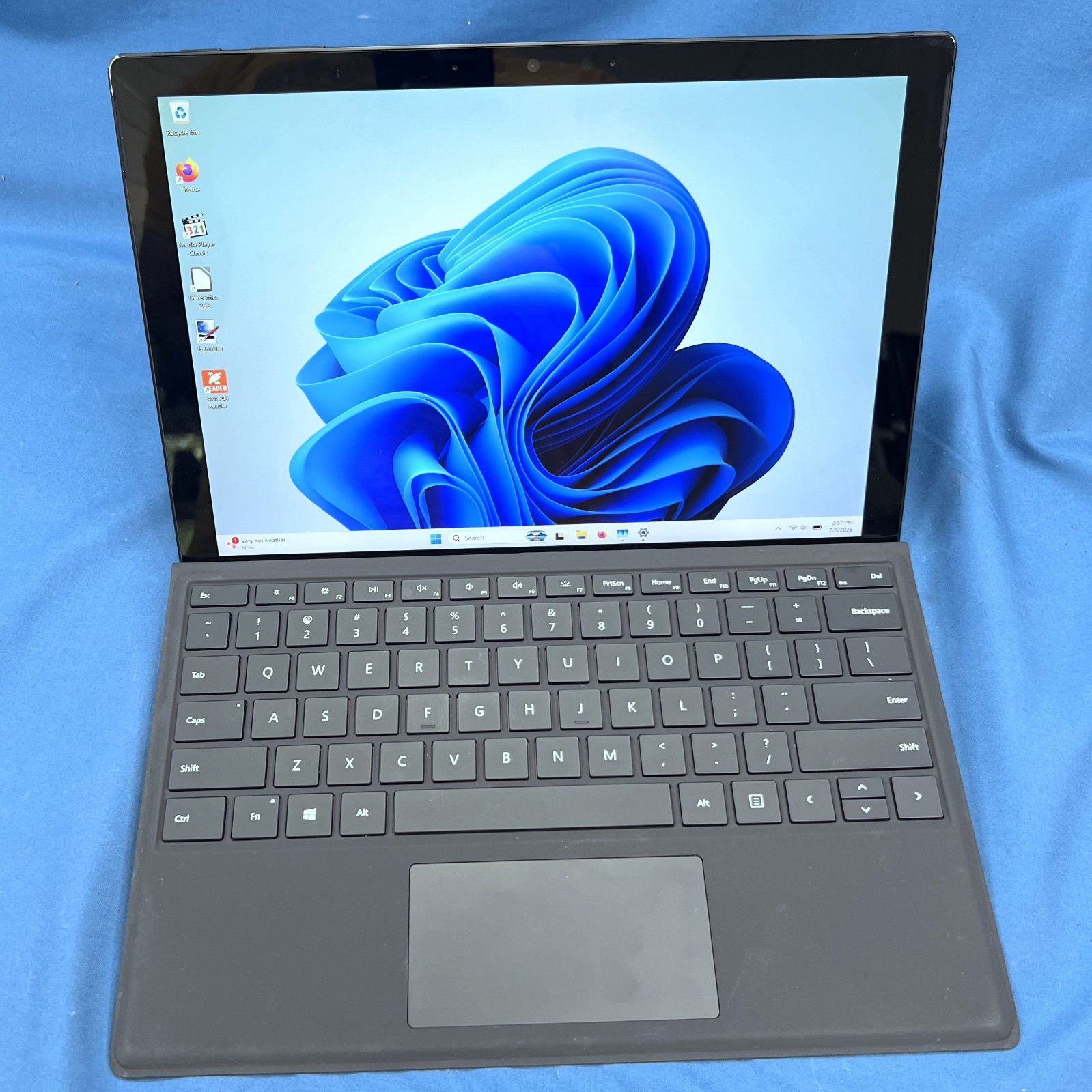 Microsoft Surface Pro 7 (1866) – i7-1065G7, 16GB RAM, 512GB NVMe – Win11