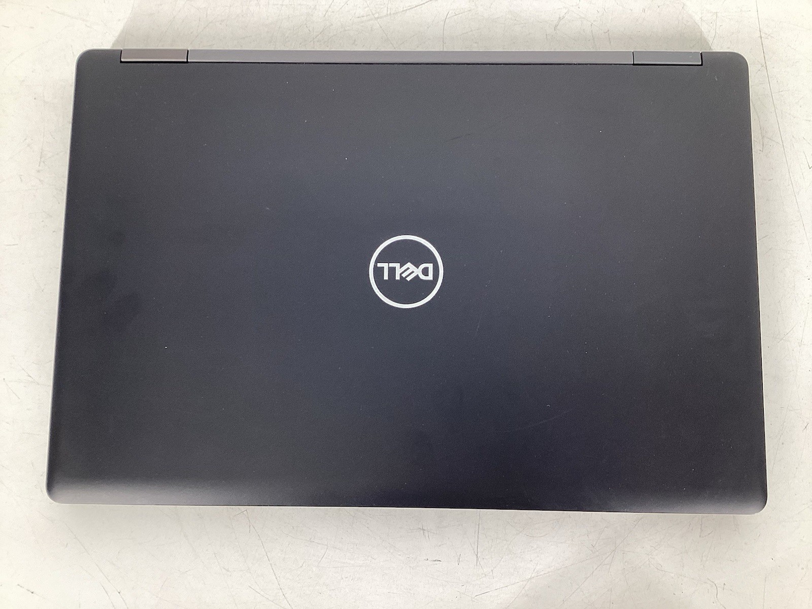 Dell Latitude 5590 15.6″ (i5-8350U @1.70GHz 8GB RAM No SSD No OS) No AC B-Grade