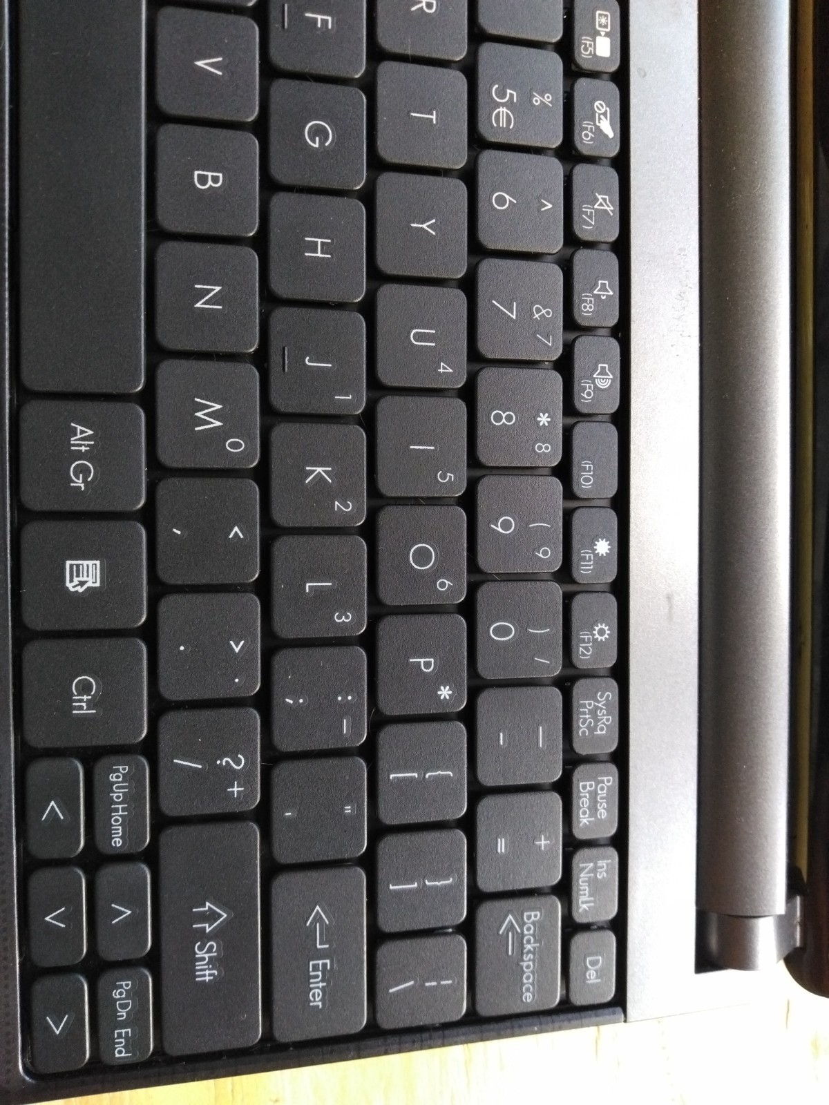Gateway LT2802u 10.1″ Netbook-Intel Atom N455-120GB SSD-2GB RAM-Windows 7-Office