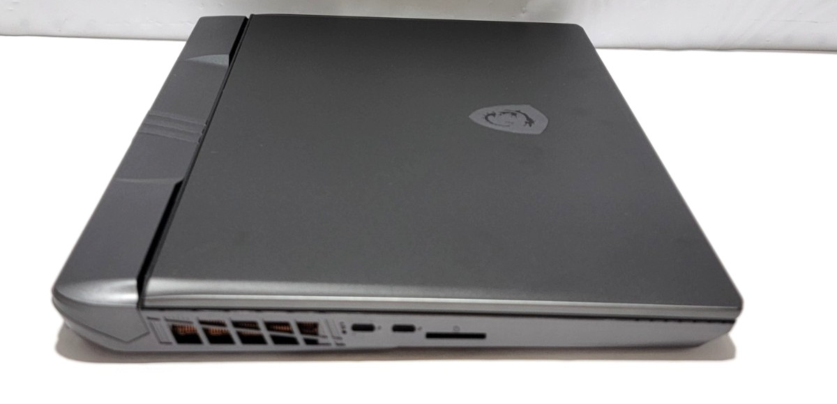 MSI Vector 16 HX AI A2XW-Intel Ultra 9 275HX-64GB Ram-4TB SSD-Nvidia RTX 5070