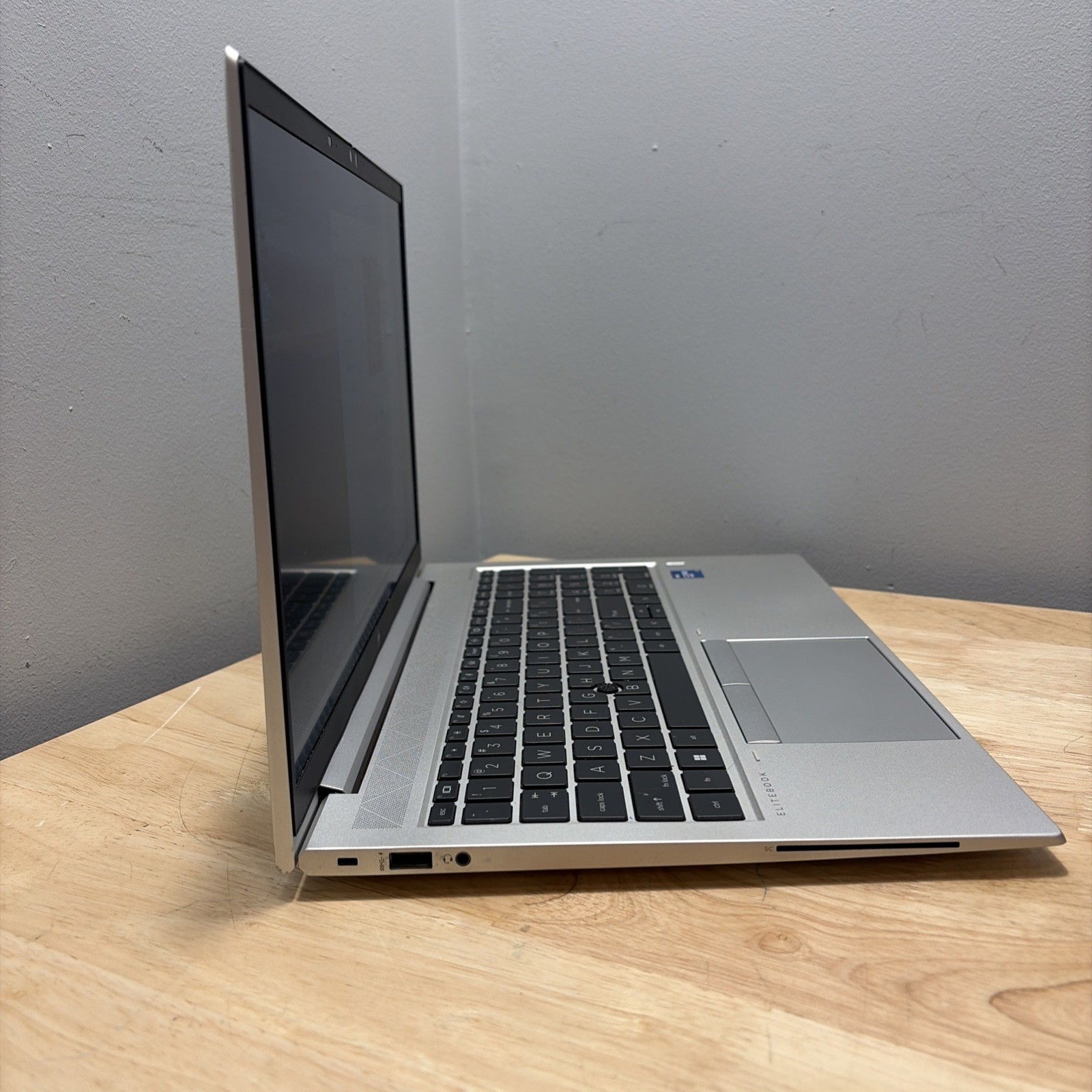 HP EliteBook 850 G8 CORE I7-1185G7 3.0GHZ 32GB 256GB WCAM WIFI W11 CORD
