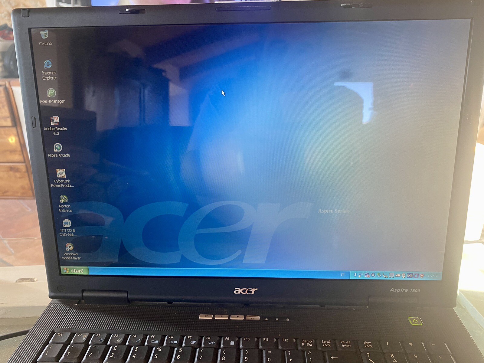Acer Aspire 1801WSMi 43.2 cm (17″) 2GB DDR SDRAM 320GB HDD