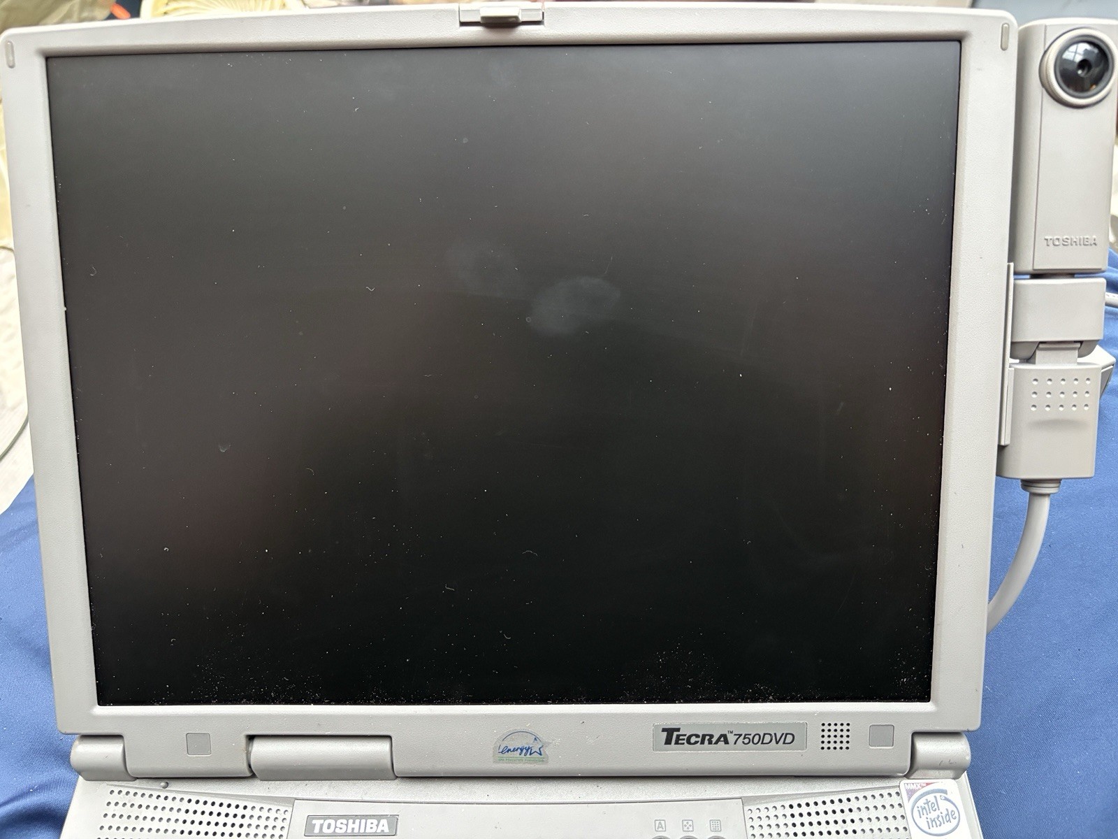 Toshiba Tecra 750DVD Pentium 500MHz 128MB RAM 5.1GB HDD, NO OS, Toshiba WebCam