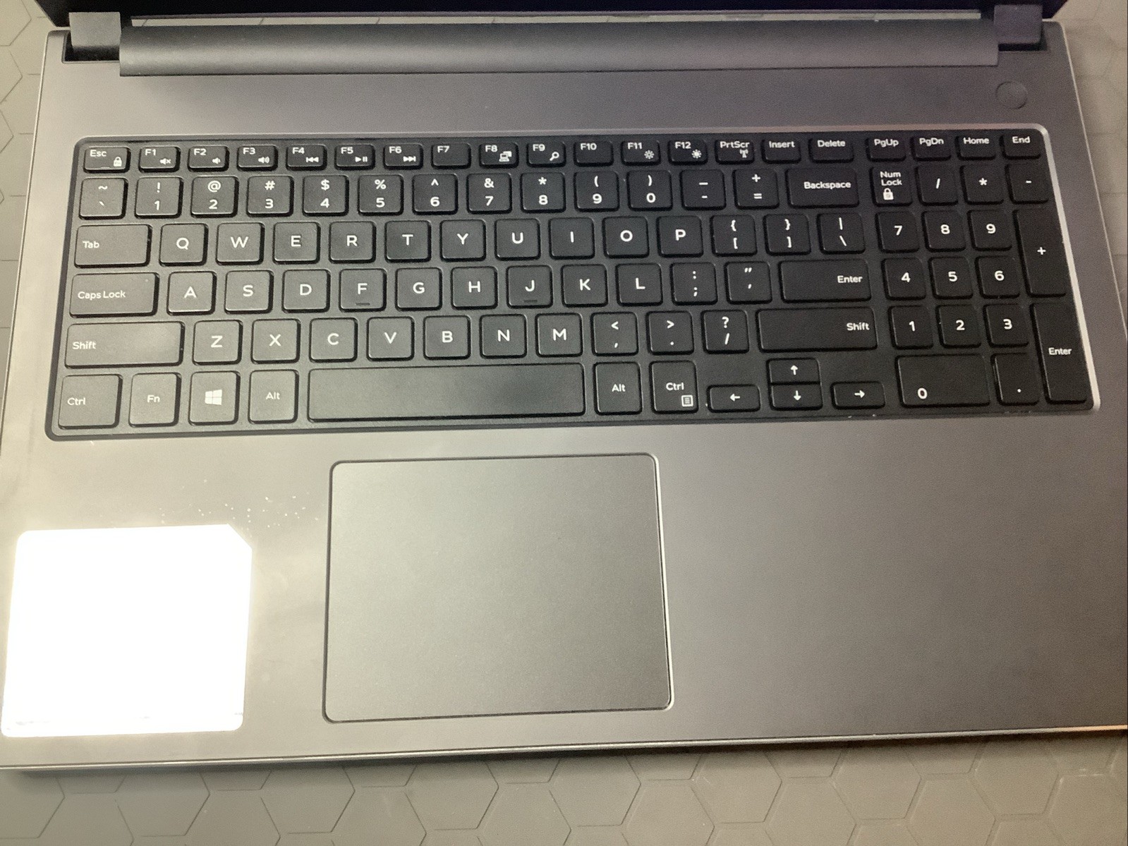 Dell Inspiron 15 5000 series- AMD E2-7110/4GB RAM/ 1000GB HDD/Linux Mint