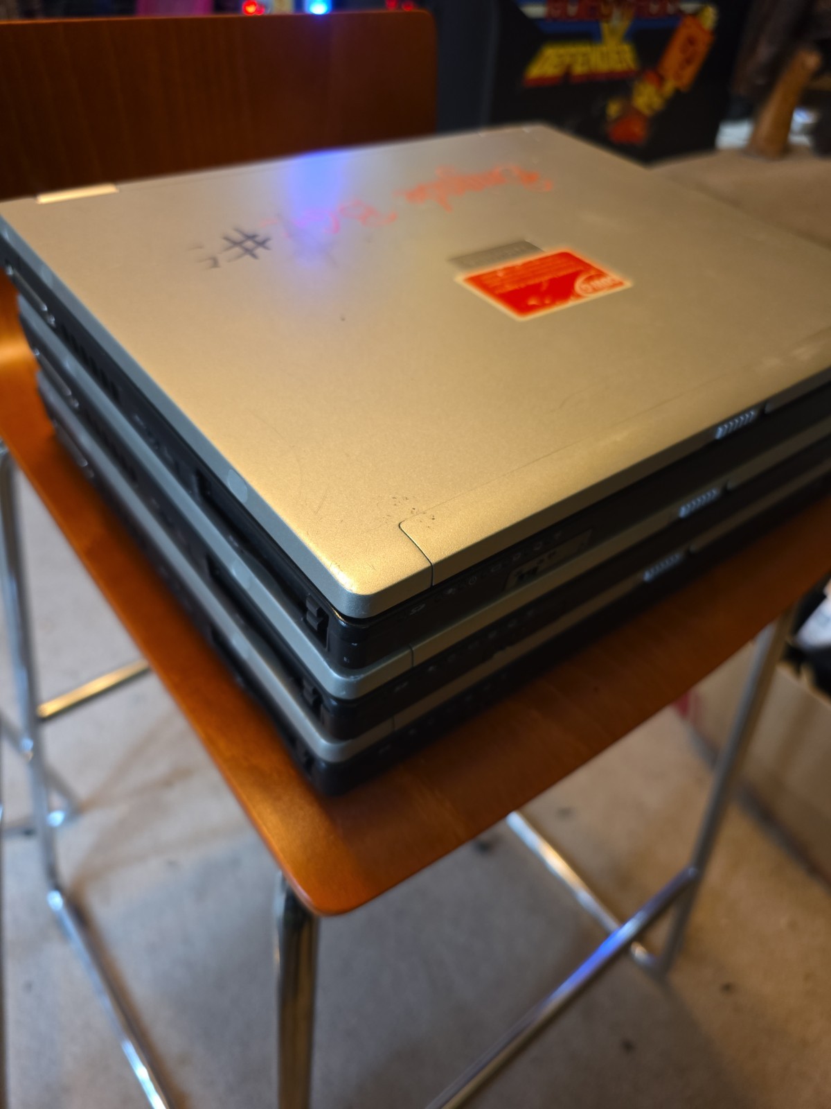 Vintage Toshiba Tecra M2 PTM20U Laptop – For Parts – *READ Set Of 4