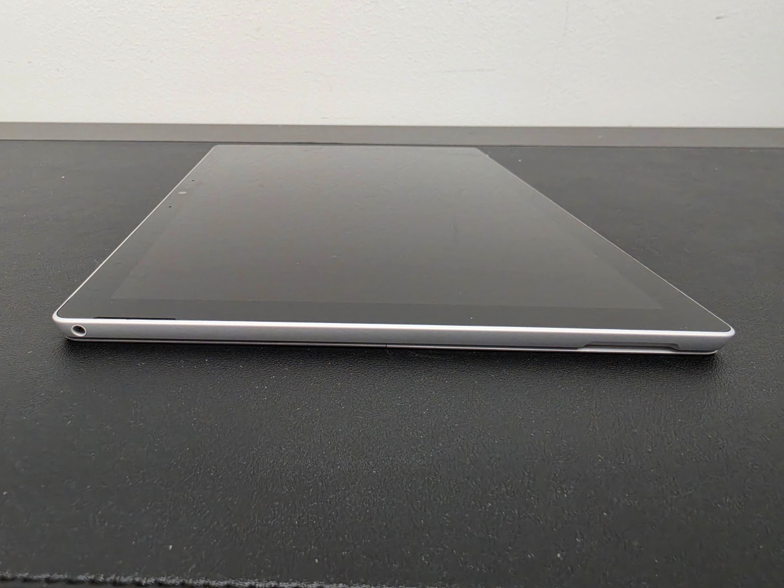 Microsoft Pro 7+ i3-1115G4 8GB Ram 128GB SSD Win 11 Pro
