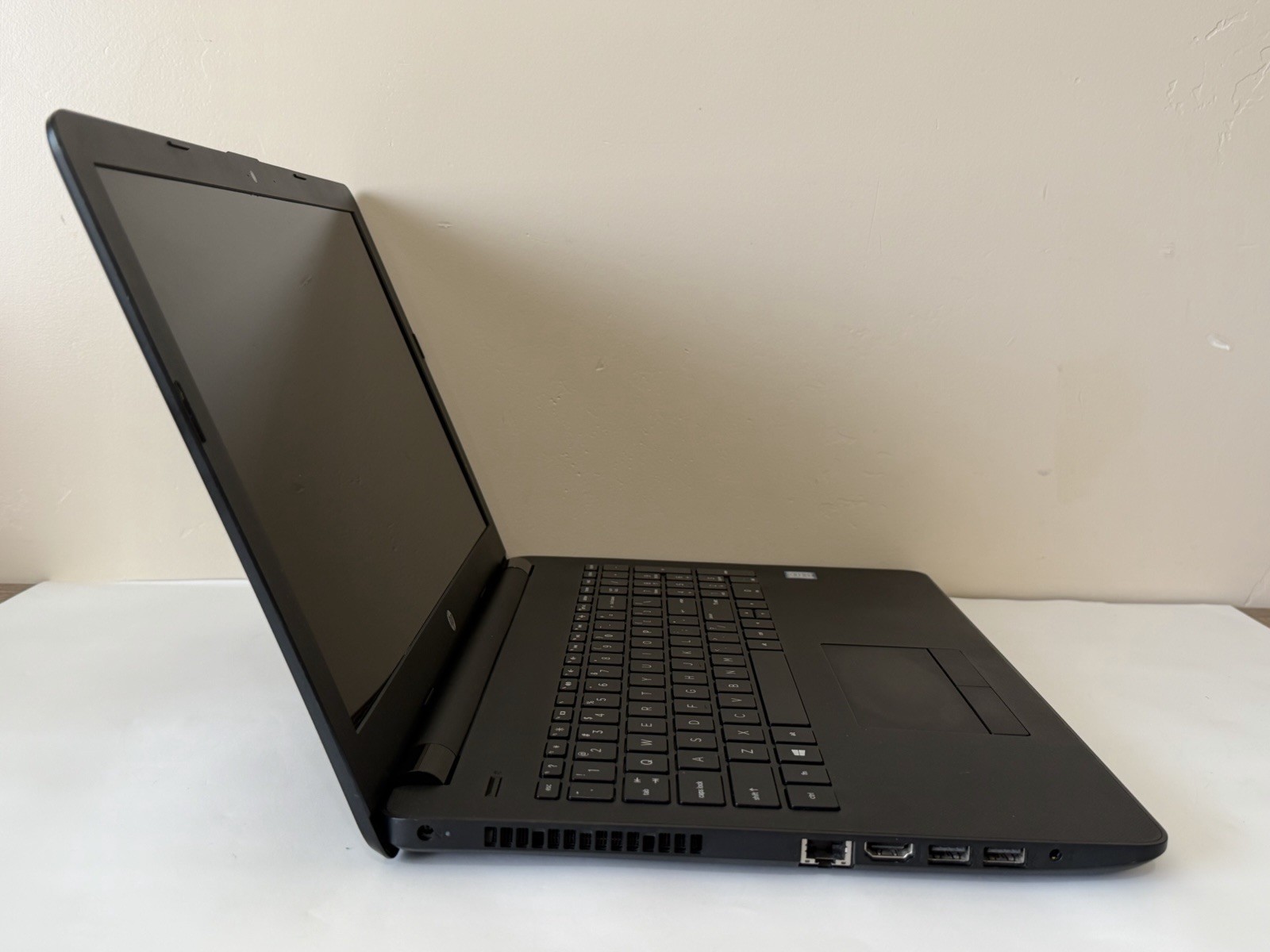 HP 15-bs016dx 15 Intel Core i5 7th Gen. Laptop Read Description