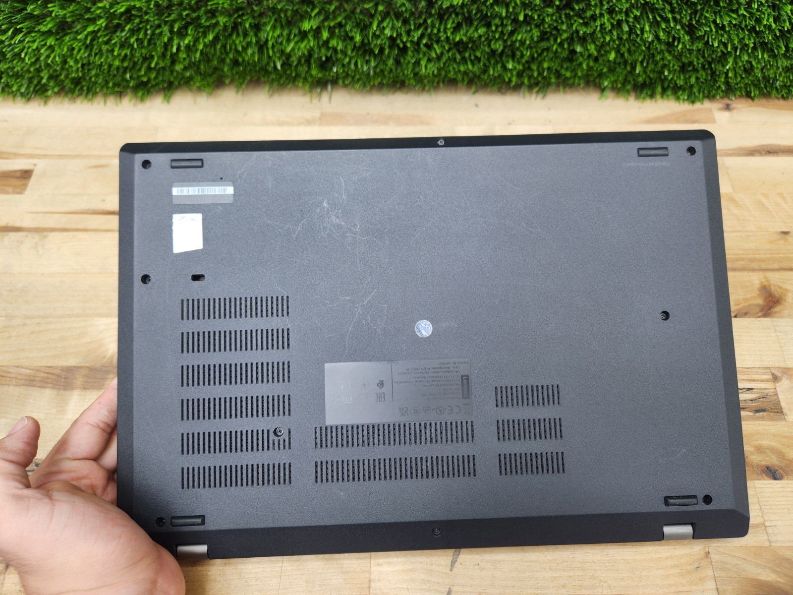 Lenovo ThinkPad P15v Gen 2 15.6″ FHD i7-11800H 16GB Nvi. T600 Windows 11 Pro ~