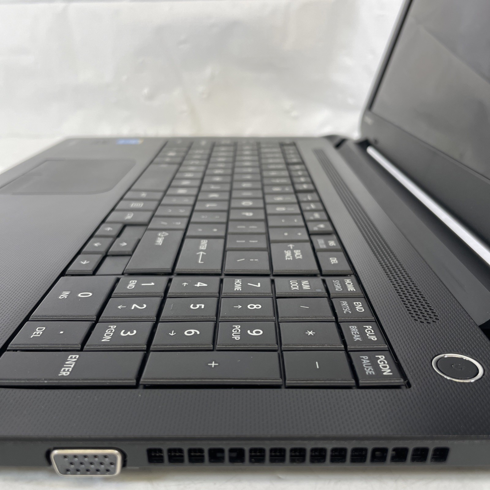 Toshiba Satellite C55-B5362 Core i3-4005U 1.7G CPU 4GB RAM 500GB HDD Windows 10