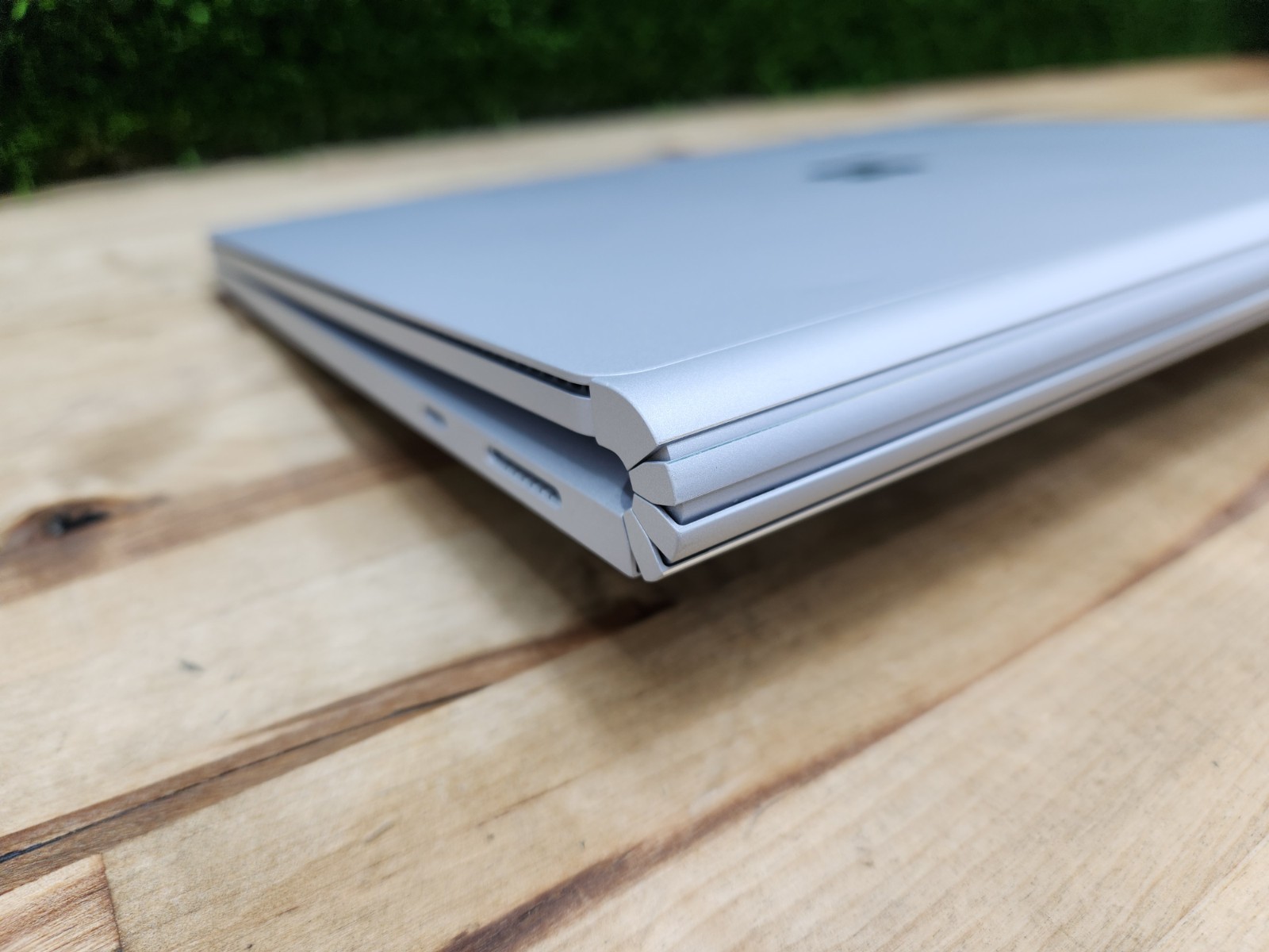Microsoft Surface Book 2 13.5″ 3K Touch i7-8650U 16GB RAM 512GB SSD GTX 1050 ~