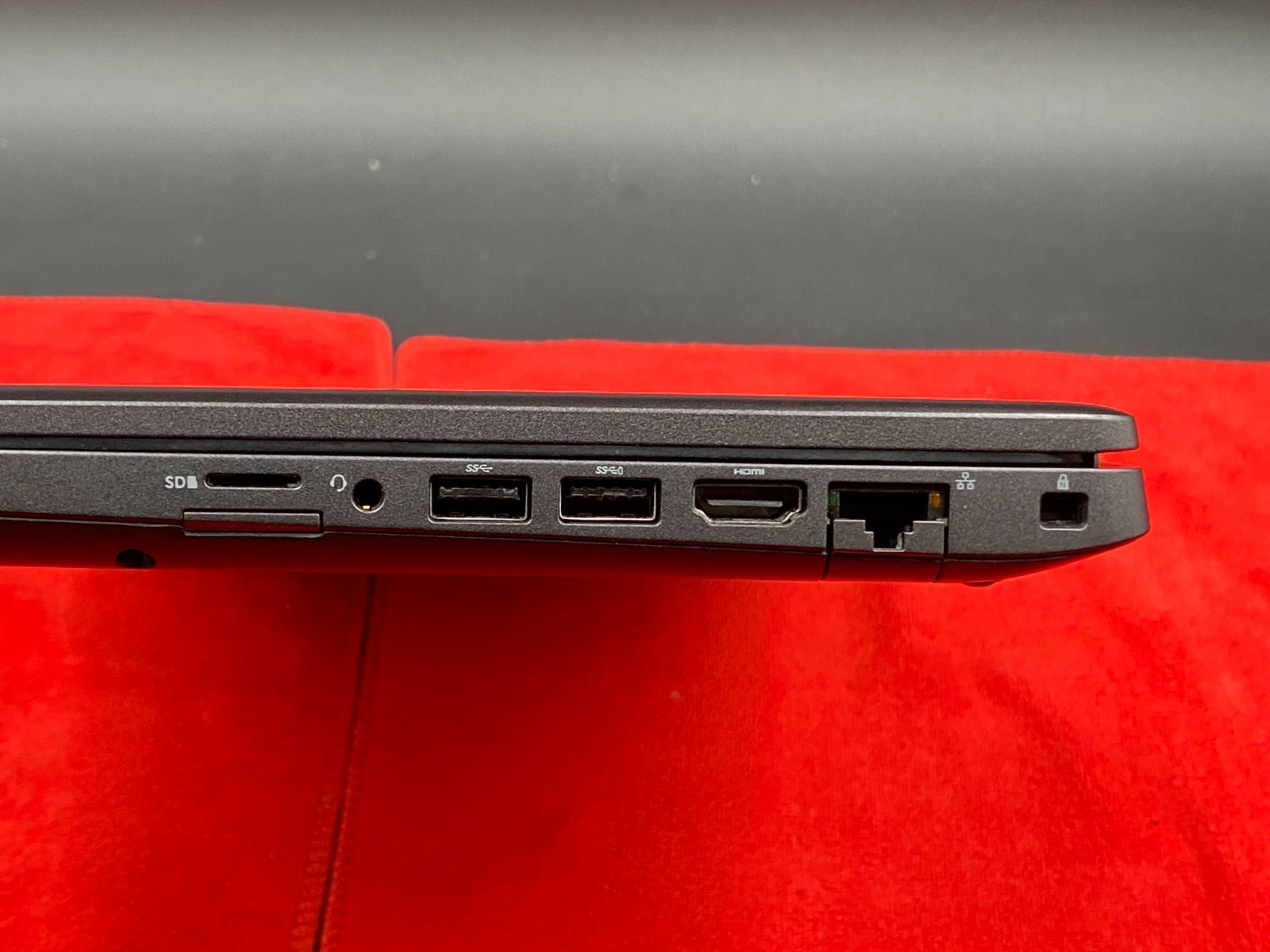 DELL LATITUDE 5401 14″ FULL HD i5-9300H 8GB RAM 256GB SSD WINDOWS 11 PRO GRADE B