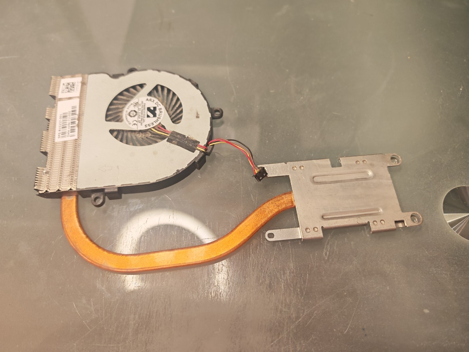 HP 15-AC 250 255 G4 15-AY FAN HEATSINK AT1EM0020R0 DC28000GAR0