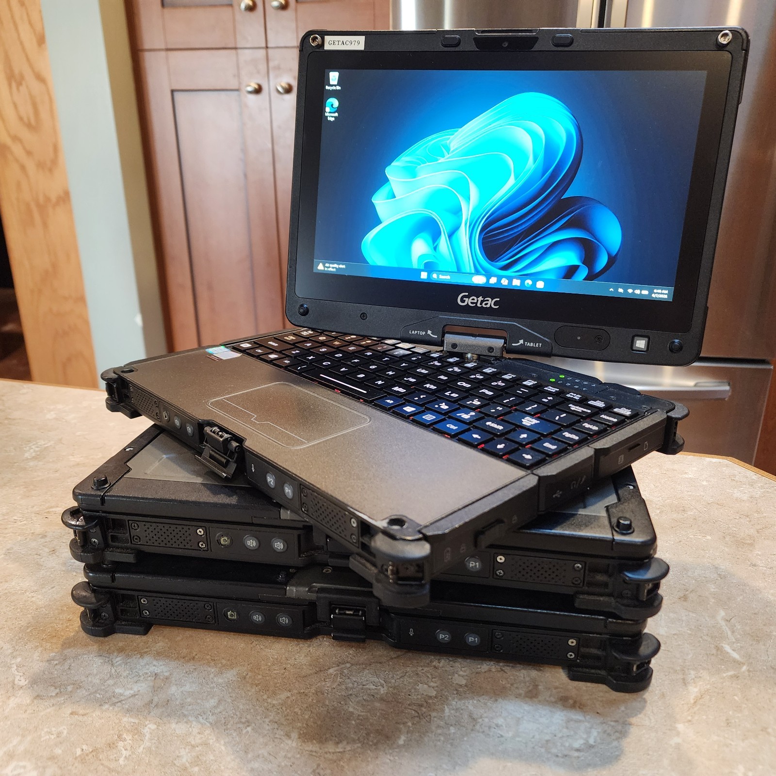 3x Lot 2-in-1 Getac V110 G3 11.6″ Touch Tablet PC i5-6200U 128GB SSD 16GB RAM