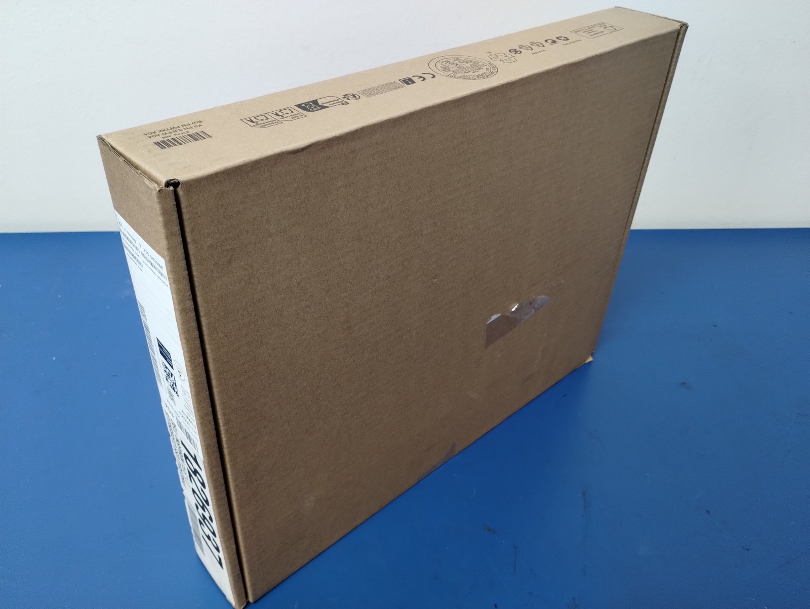 DELL 15 DC15255 G8MK9, AMD Ryzen 7 7730U, 2.00 GHz, 16 GB RAM, 512 GB NVMe SSD