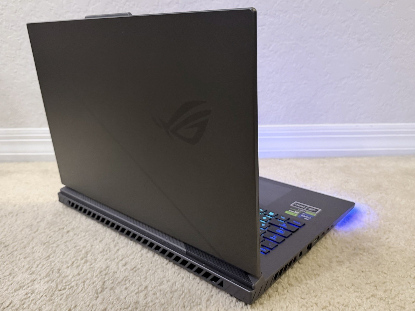 Asus ROG Strix G18 G814 240Hz QHD+ 2.2 GHz i9-13980HX 16GB 1TB SSD RTX 4080